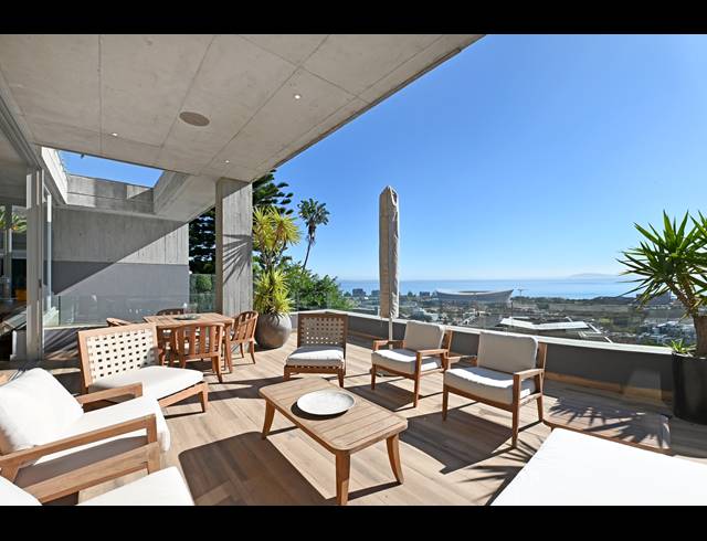 4 BEDROOM FREEHOLD TO LET IN GREEN POINT
